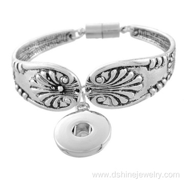 Ancient Silver Plated Carved Flower Noosa Snap Bracelet